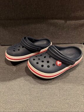 CROCS Toddler 9C Navy Clogs with Red and White Stripe